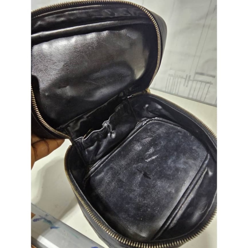 Authentic CHANEL Vanity Cosmetic Bag Leather Black - Picture 11 of 11